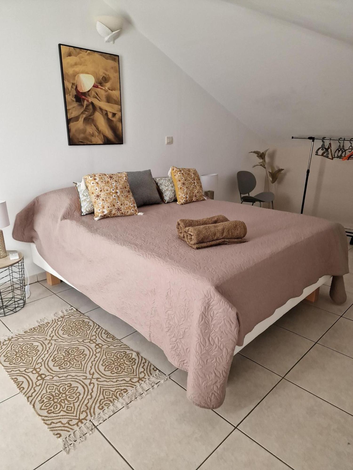 Appartement Villa Sur Le Toit, Vue Mer Сен Жилс ле Бен Екстериор снимка