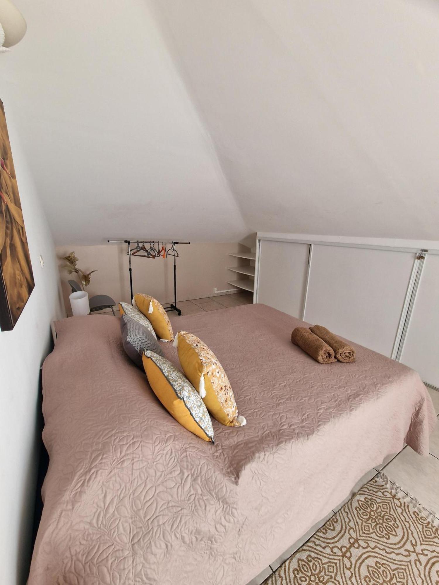 Appartement Villa Sur Le Toit, Vue Mer Сен Жилс ле Бен Екстериор снимка