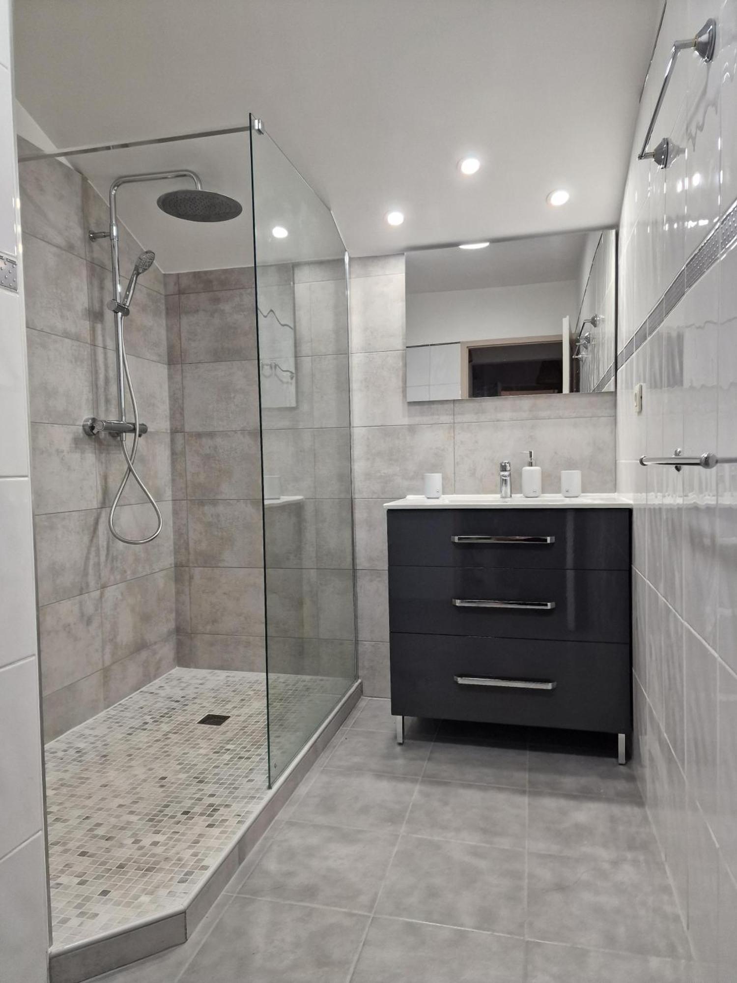 Appartement Villa Sur Le Toit, Vue Mer Сен Жилс ле Бен Екстериор снимка